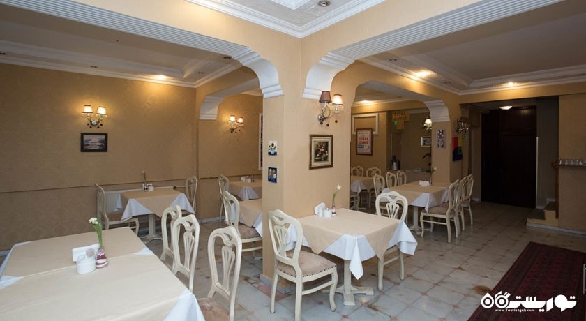 نمایی از رستوران لاله زار